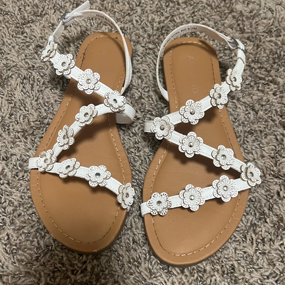 White flower sandals